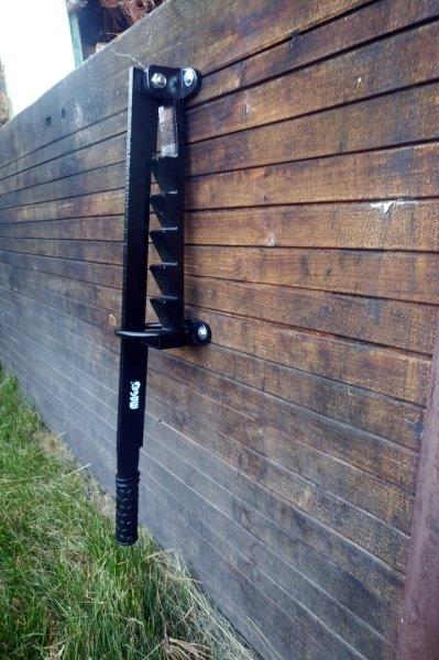 Wall mount wood Splitter