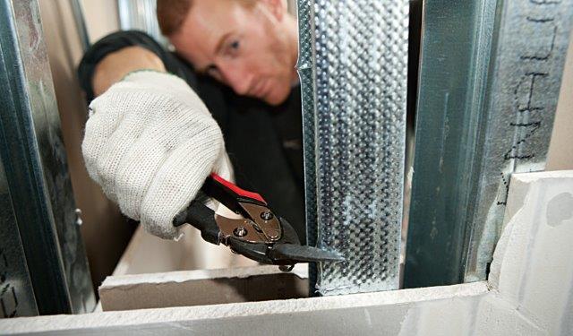 BESSEY - Shape and straight cutting snips, small and manoeuvrable D15A