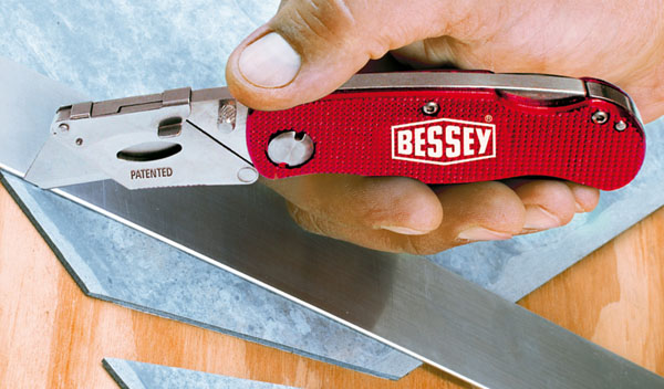 BESSEY - Folding utility knife with ABS handle DBKPH-EU