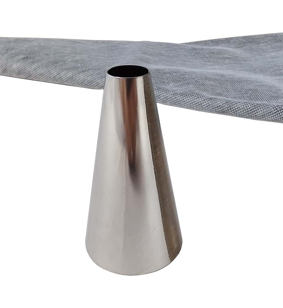 Jointing bag with a metal tip